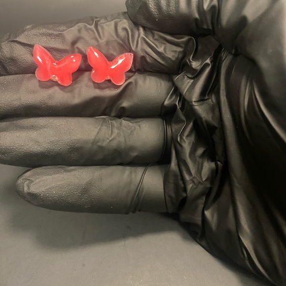 Pink Butterfly post earrings - Picture 2 of 3